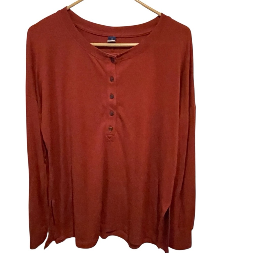 Women’s Old Navy Burnt Orange Henley Tunic  Shirt With 5 Buttons On Top